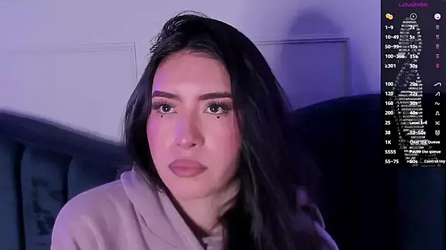 SarahMiler_ on StripChat 