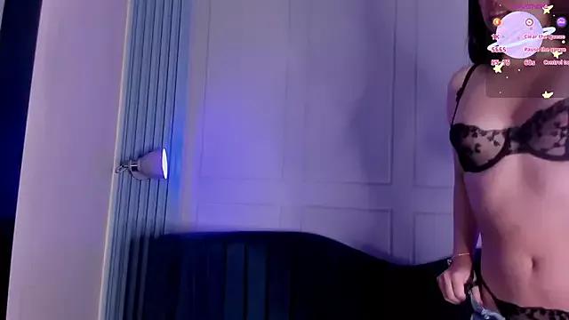 SarahMiler_ on StripChat 