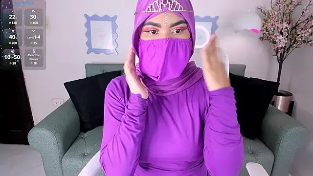 saray_halam on StripChat 