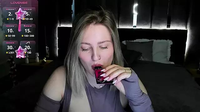 Sassy_Talkin_ on StripChat 