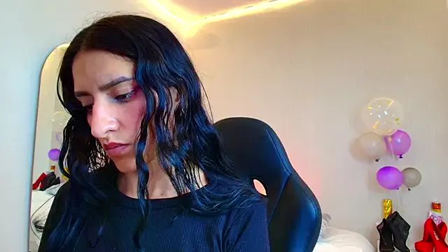 Scaarlettfox on StripChat