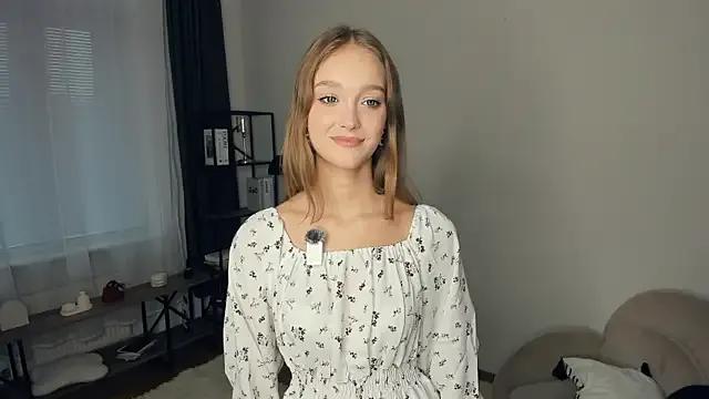 Discover StripChat's SerrenaAa SerrenaAa from StripChat