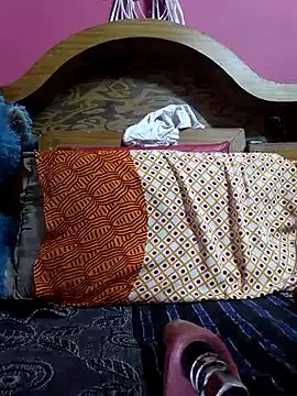 Freechat sexychutxxx7 on StripChat