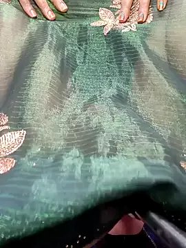 Freechat sexychutxxx7 on StripChat