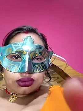 Freechat sexychutxxx7 on StripChat