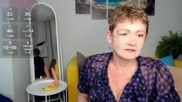 SexyGrandma_ on StripChat