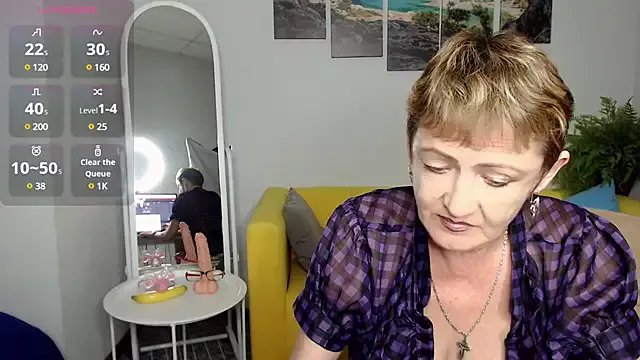 SexyGrandma_ on StripChat