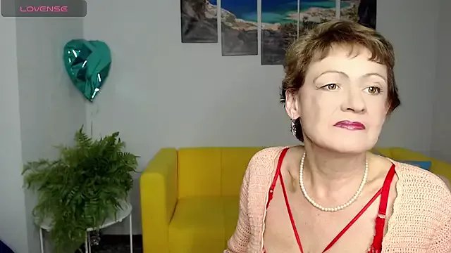 SexyGrandma_ on StripChat