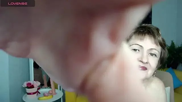 SexyGrandma_ on StripChat