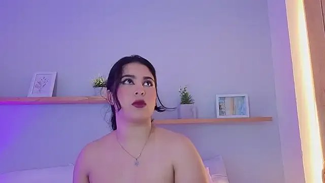 shainadavis — Freechat on StripChat