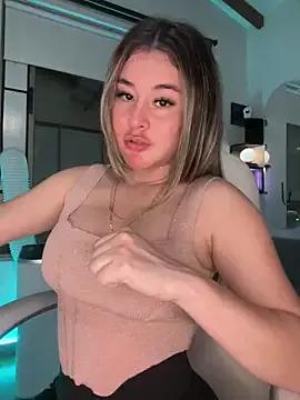Sharon_07 on StripChat 