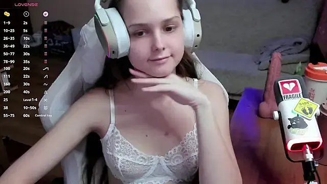 SharybbFace from StripChat