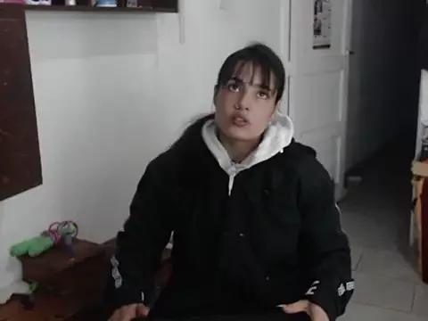 skinny_sweet2411 on StripChat 
