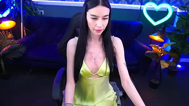 Snow_WhiteeeX on StripChat