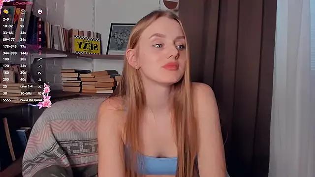 Stuningblondi on StripChat 