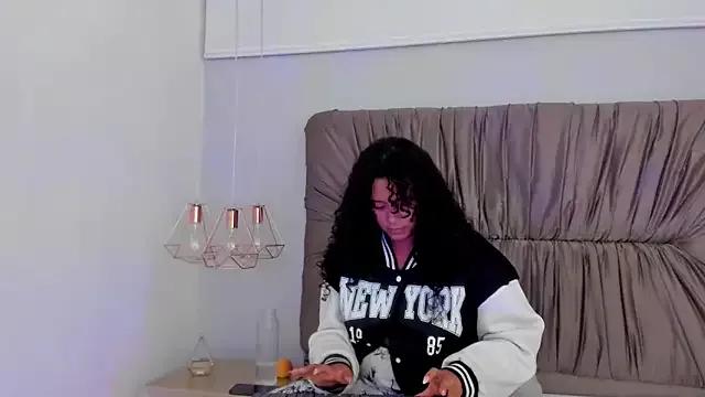 Sweet_Lucyy on StripChat 