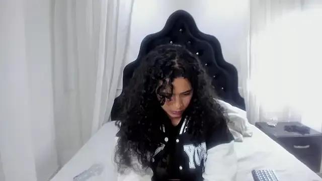 Sweet_Lucyy on StripChat 