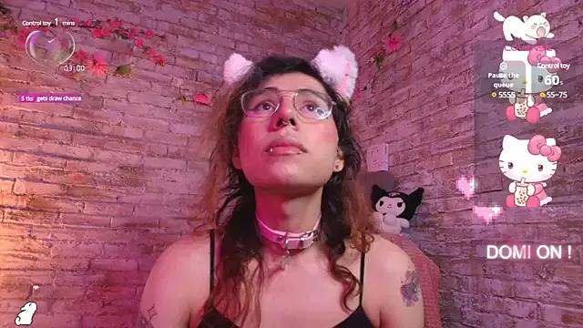 sweet_sharo on StripChat 