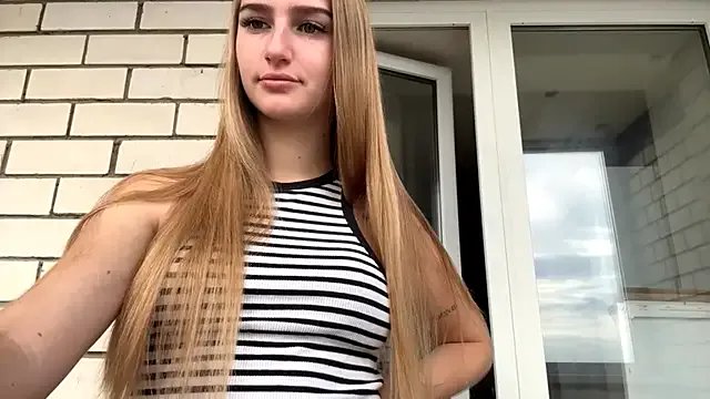 SweetJinny88 on StripChat