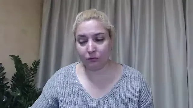 sweetpussy13 on StripChat