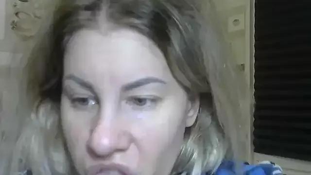 TherestlessKitty on StripChat 