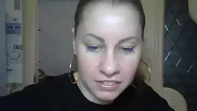 TherestlessKitty on StripChat 