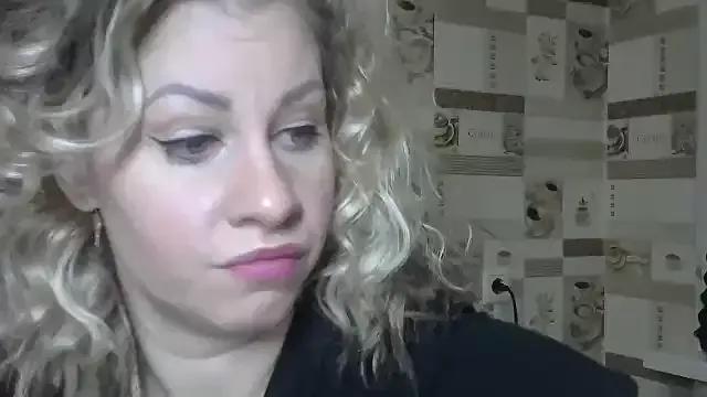 TherestlessKitty on StripChat 