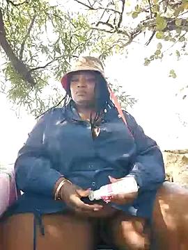 ThickianaRider on StripChat