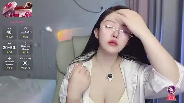 tiantian-8888 on StripChat 