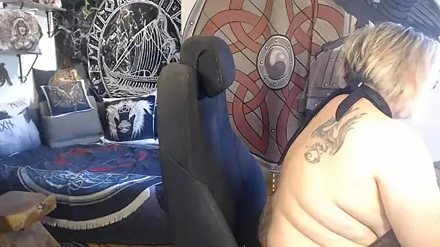 TittenMichelle on StripChat 