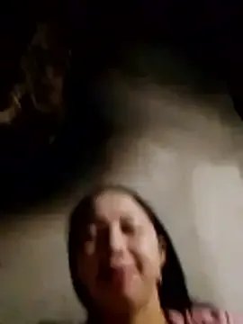 TRIEUTRIEU20 — Freechat on StripChat