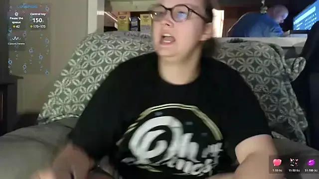 Explore cute camwhore TurtleLady420 TurtleLady420 from StripChat