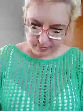 Freechat VikaKing on StripChat