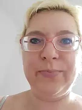 Freechat VikaKing on StripChat