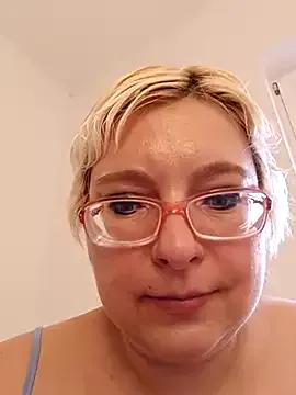 Freechat VikaKing on StripChat