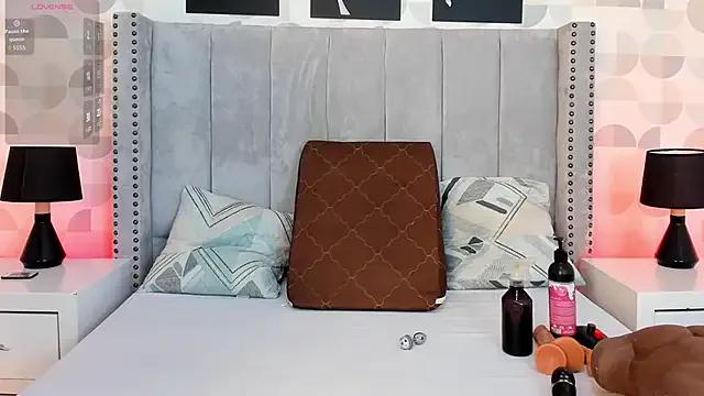 Watch naked escort Vivi_ruby vivi_ruby from StripChat