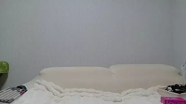 winter11 on StripChat