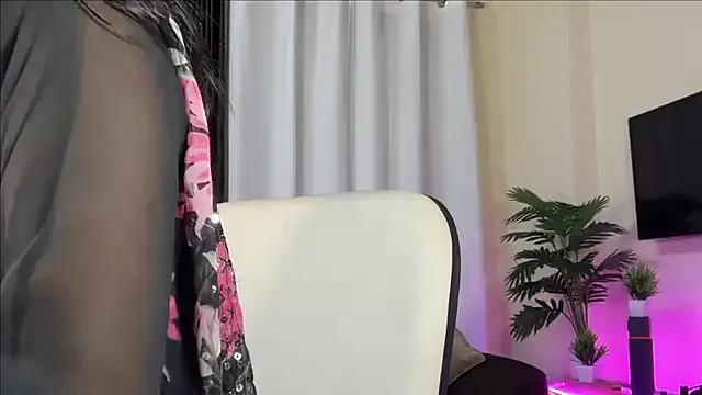 Wow-nisha on StripChat