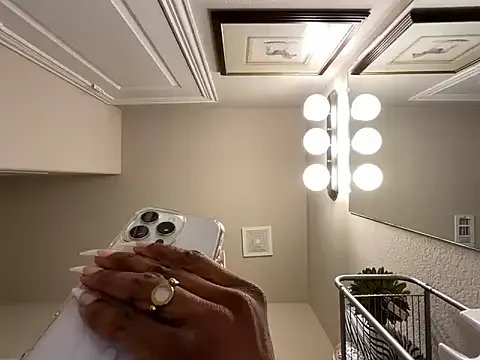 wynterheat — 2 tokens per tip shower show