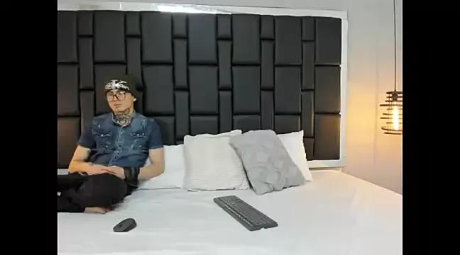XHotDesire_fx on StripChat 