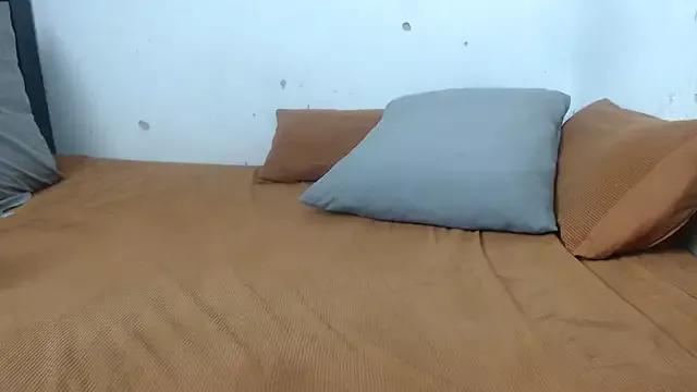 XHotJuicyBootyXX on StripChat 