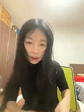 Explore sweet camslut Yourkeer yourkeer from StripChat