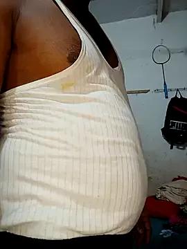 YRIMA1995 on StripChat 