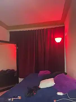 ZahaRose from StripChat