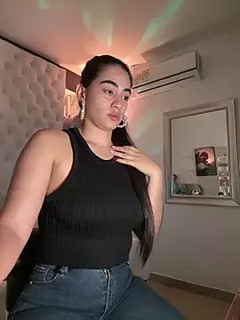 ZarahEvans on StripChat 