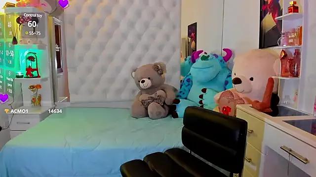 ZarahEvans on StripChat 