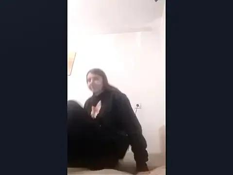 Zizi_Zuzu from StripChat